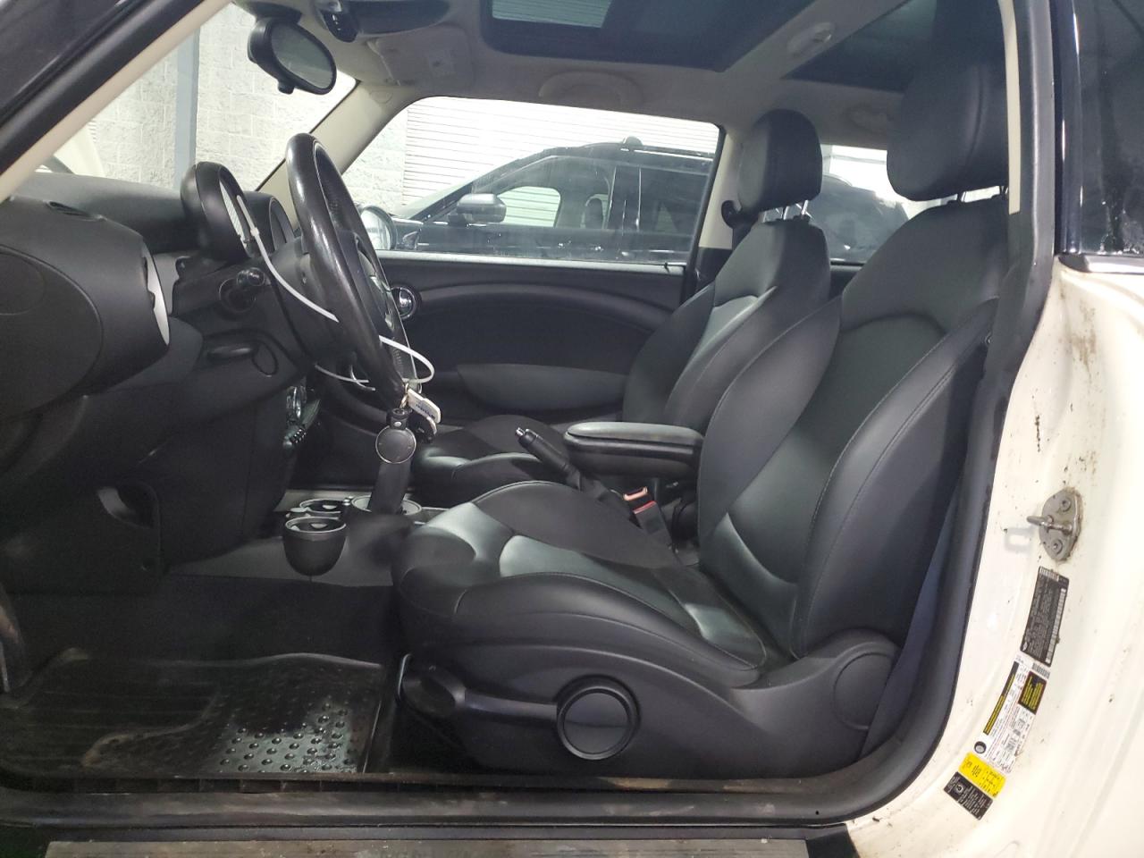 2011 Mini Cooper VIN: WMWSU3C50BT099519 Lot: 83837655