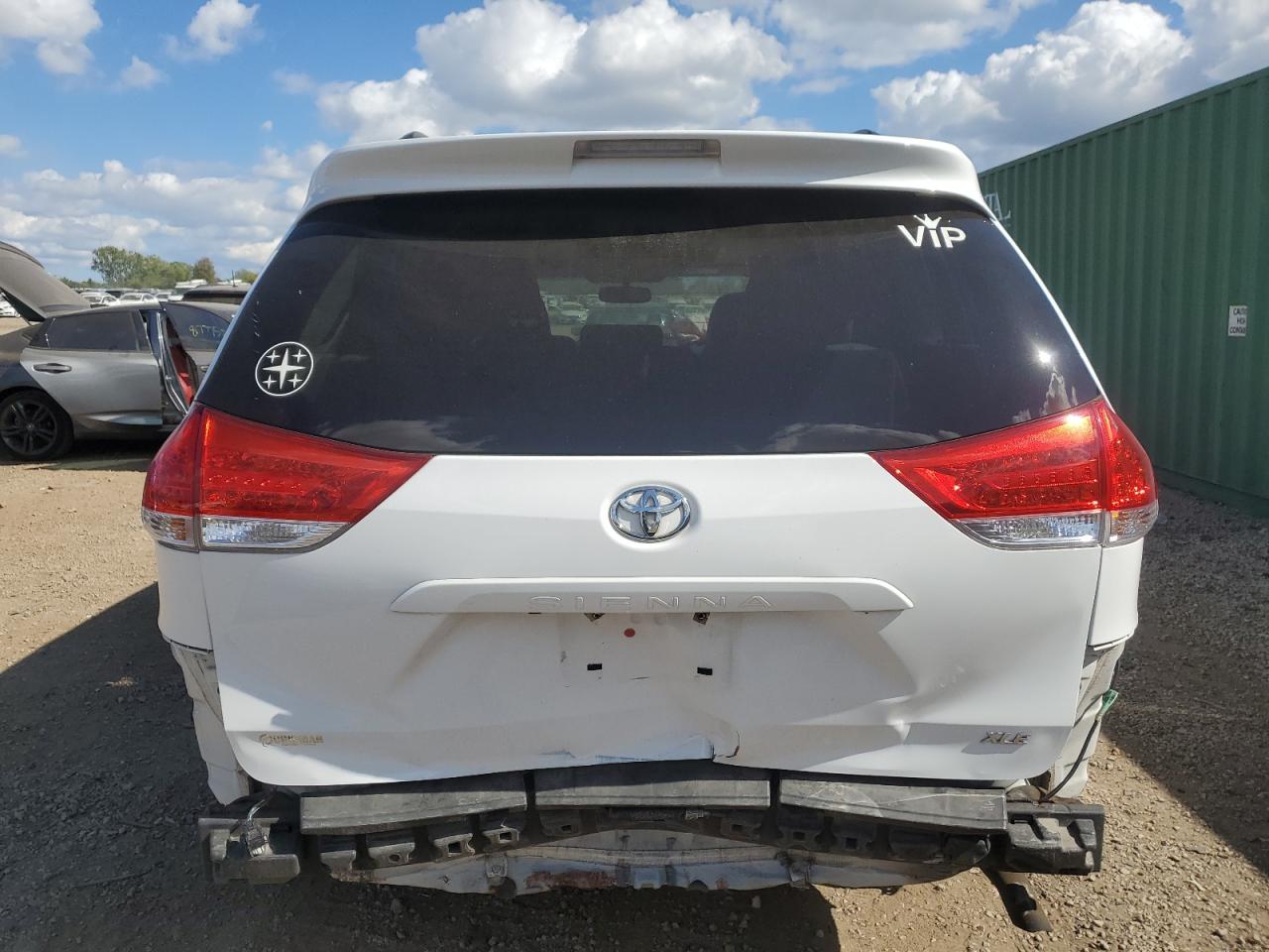 2014 Toyota Sienna Xle VIN: 5TDYK3DC4ES475156 Lot: 81818585