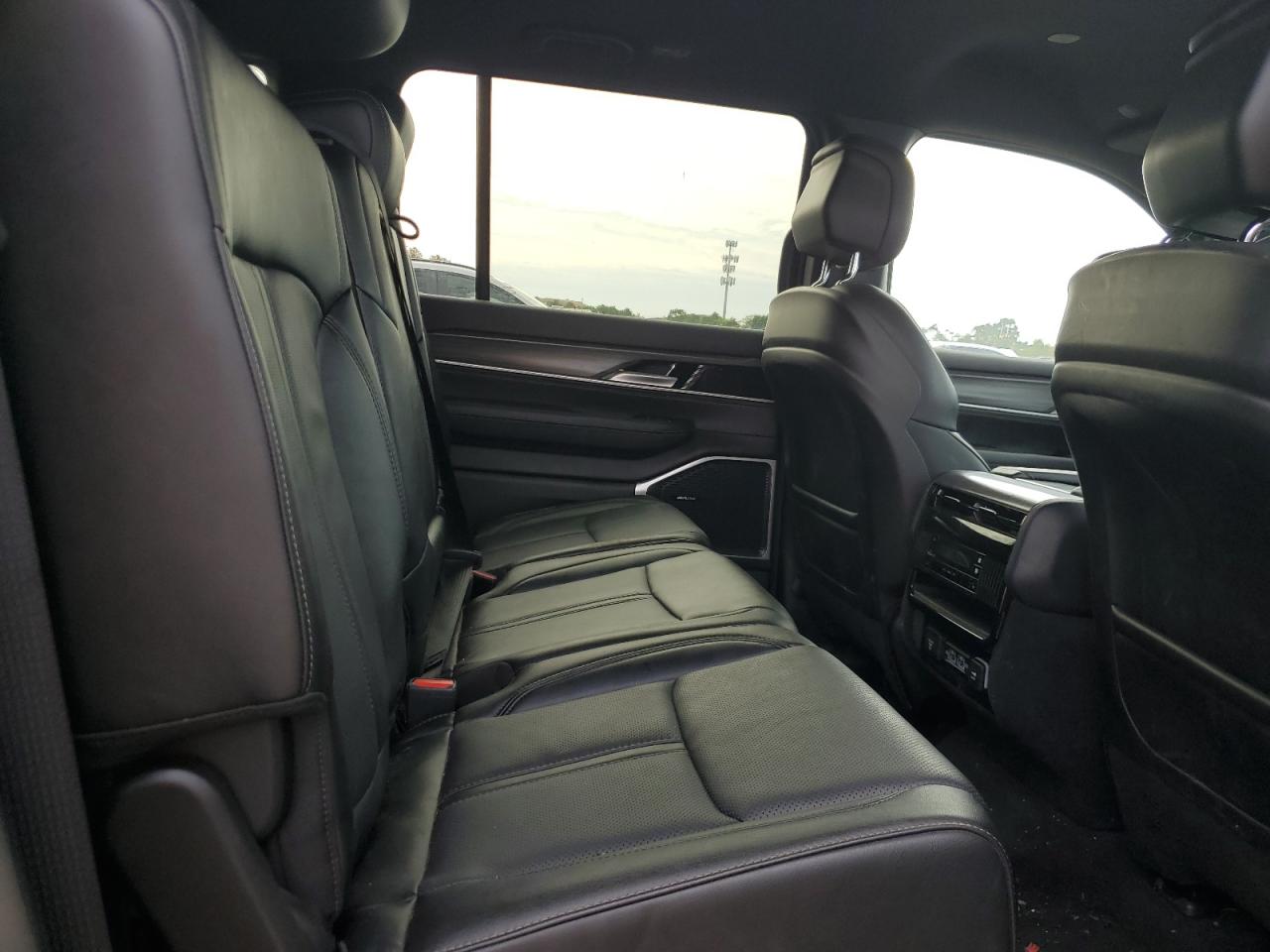 2024 Jeep Wagoneer L Series Iii VIN: 1C4SJSDP7RS171368 Lot: 81623815