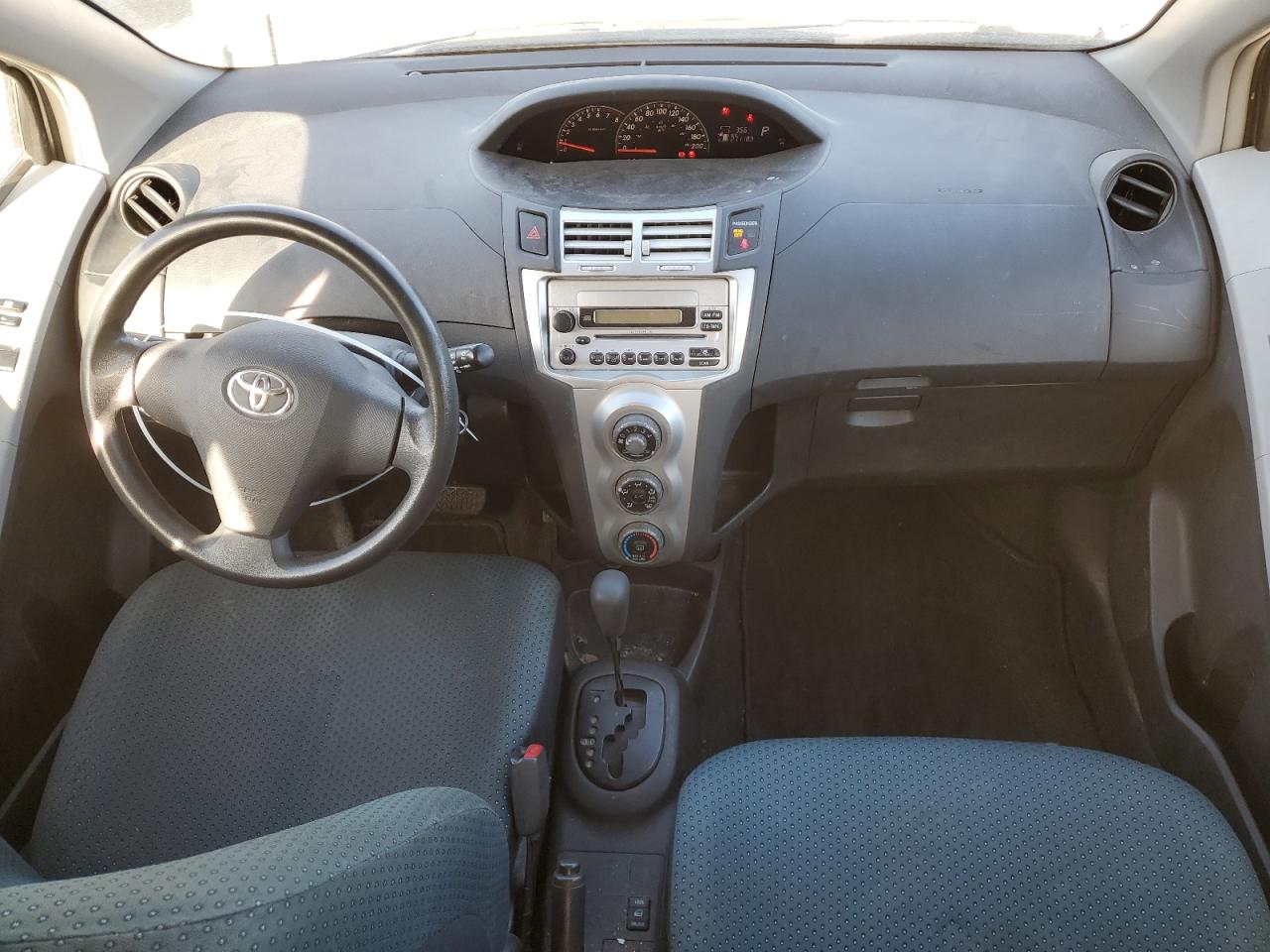 2008 Toyota Yaris VIN: JTDJT923X85147531 Lot: 83953335