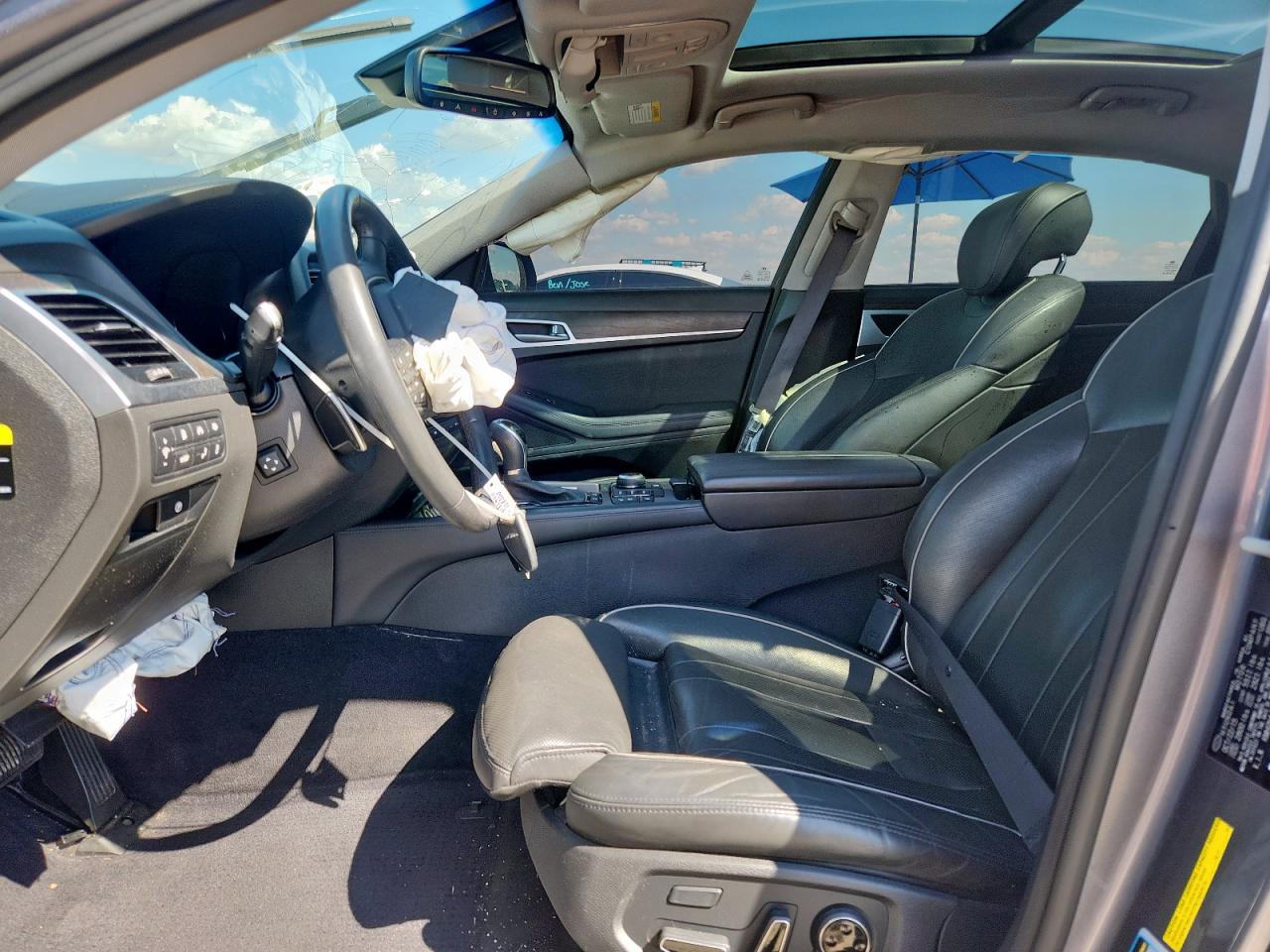 2016 Hyundai Genesis 3.8L VIN: KMHGN4JE9GU138300 Lot: 81829415