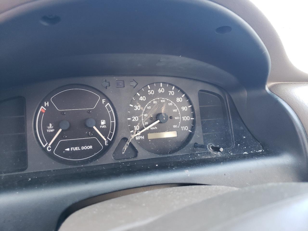 2000 Chevrolet Geo Prizm Base VIN: 1Y1SK5284YZ430653 Lot: 81831715