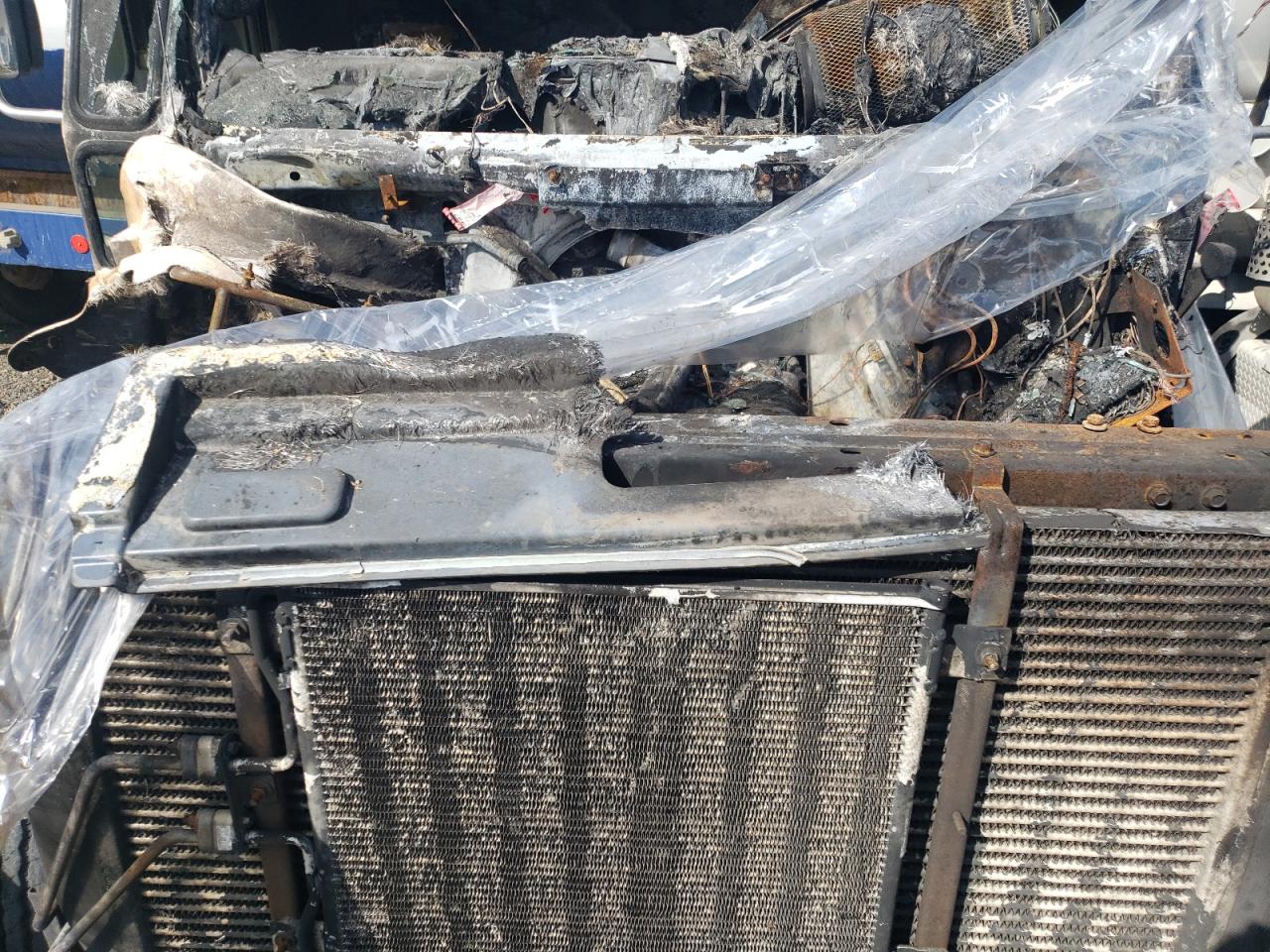 2007 International 7400 Refuse Truck VIN: 1HTWCAAN47J470413 Lot: 70372975