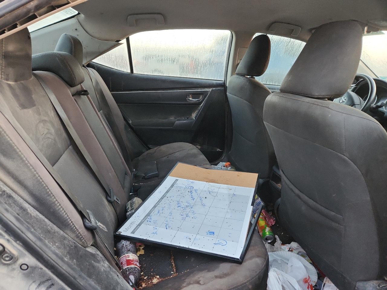 2018 Toyota Corolla L VIN: 2T1BURHE0JC114282 Lot: 83819755