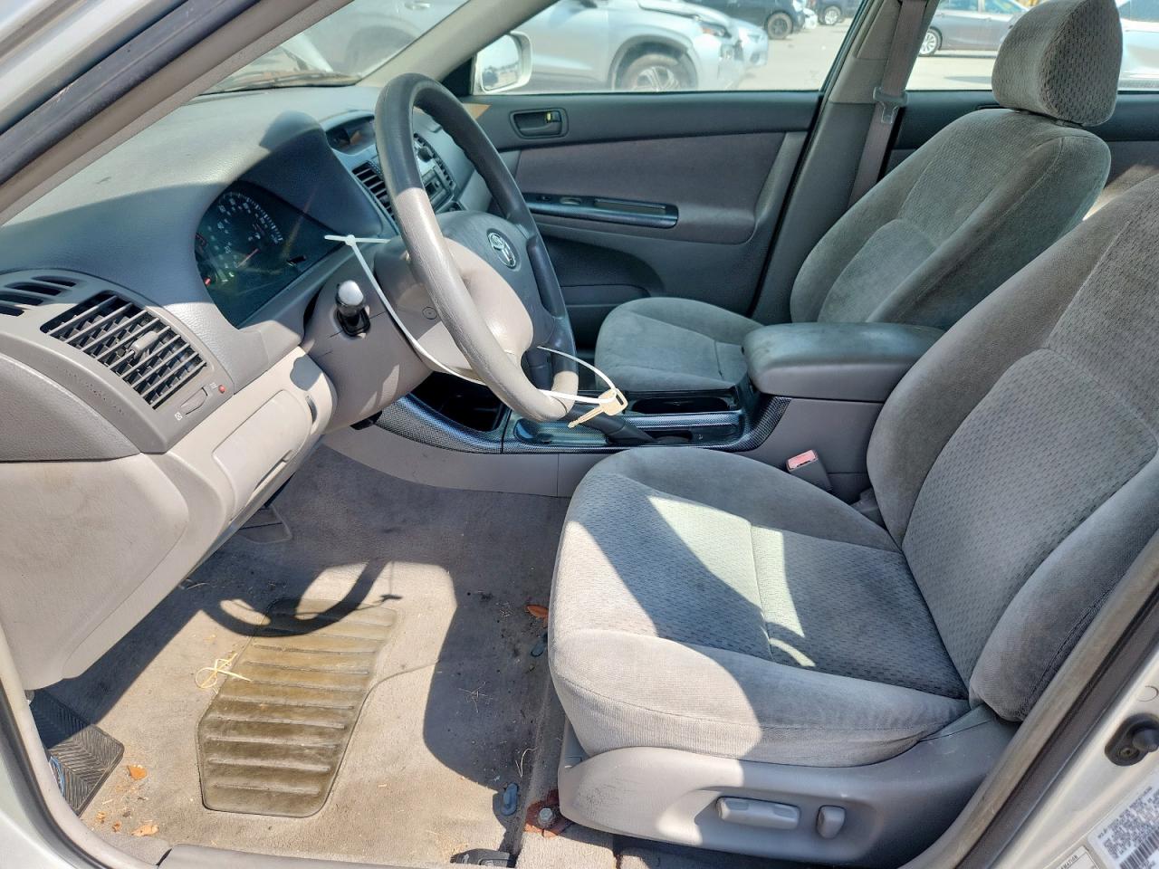 2002 Toyota Camry Le VIN: 4T1BE32K22U621144 Lot: 84900505