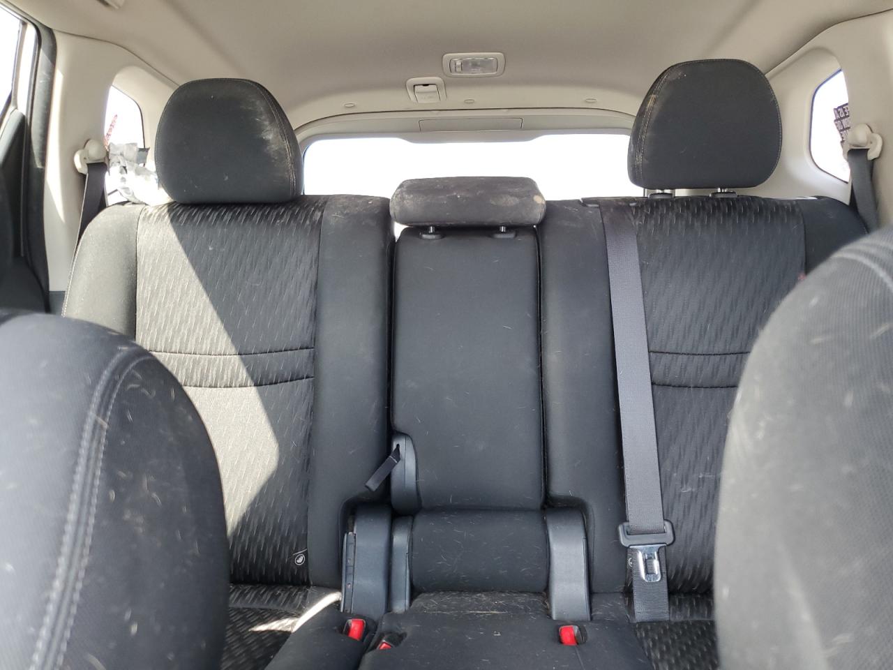 2018 Nissan Rogue S VIN: KNMAT2MV8JP589823 Lot: 83871175