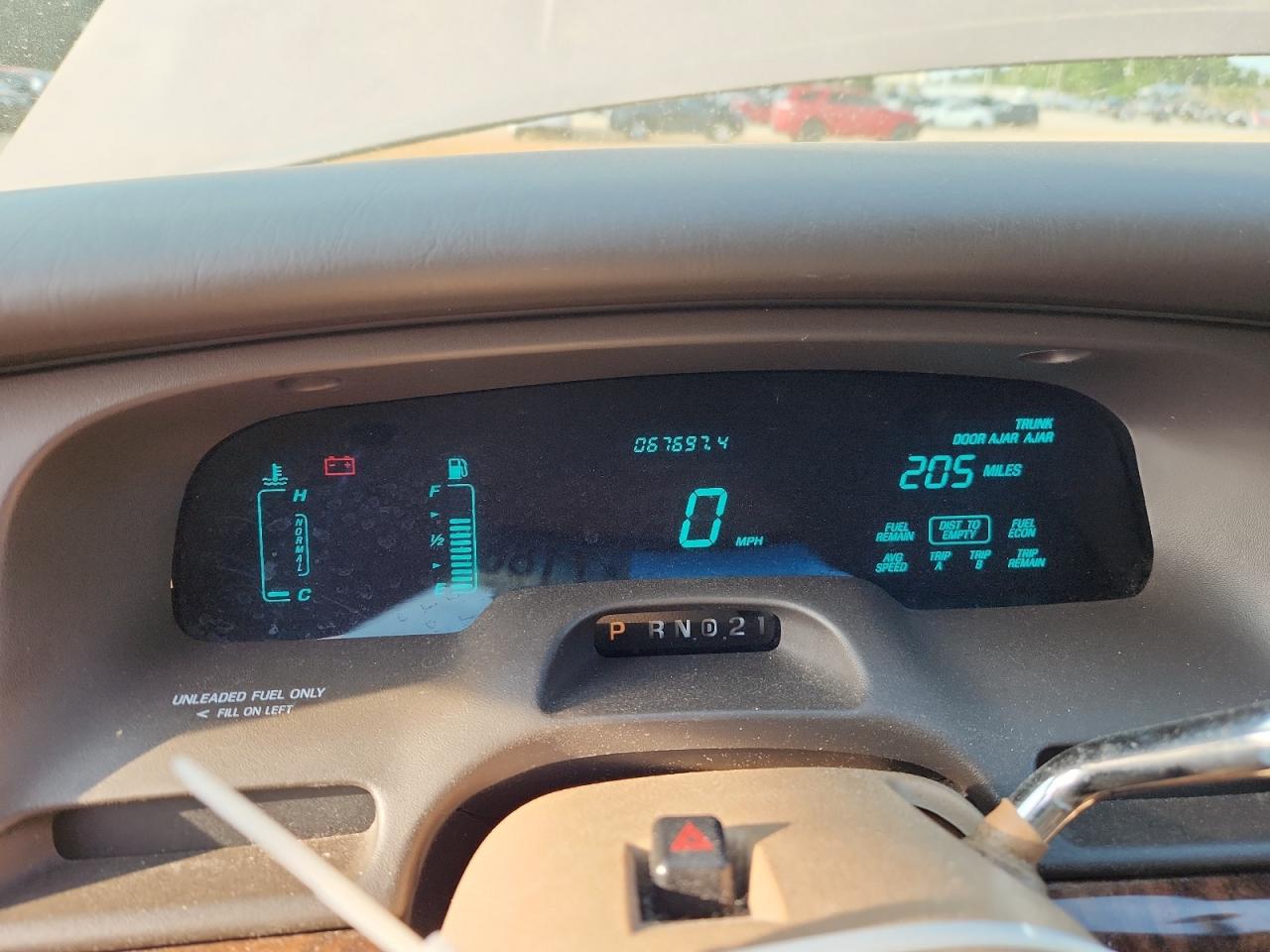 1996 Lincoln Town Car Executive VIN: 1LNLM81W9TY702967 Lot: 71869405