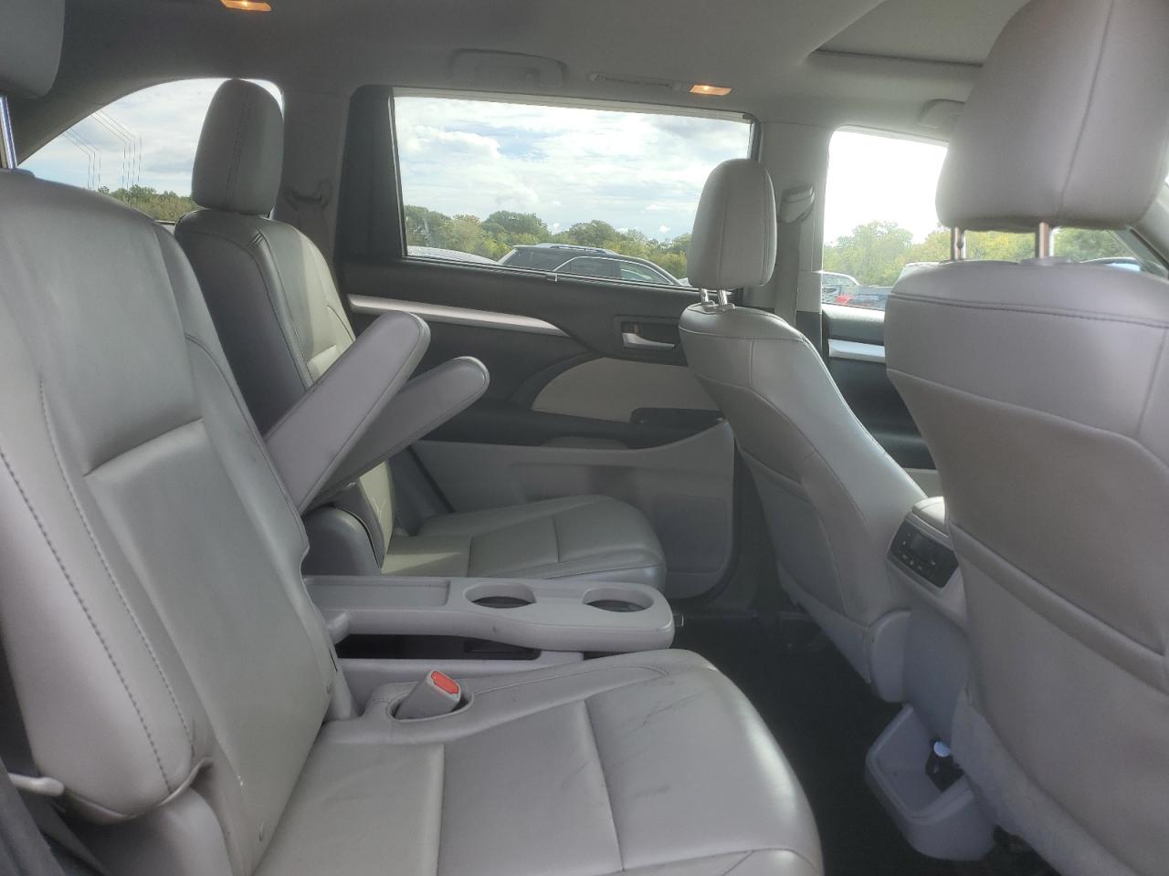 2015 Toyota Highlander Xle VIN: 5TDJKRFH2FS206264 Lot: 84193415