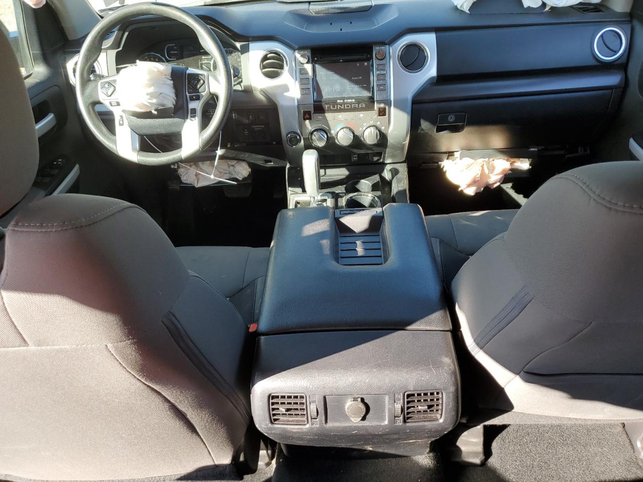 2018 Toyota Tundra Crewmax Sr5 VIN: 5TFDY5F13JX700255 Lot: 82141495