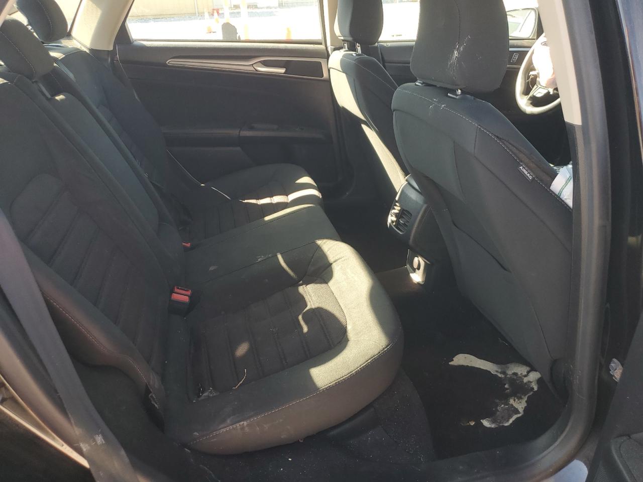 2020 Ford Fusion Se VIN: 3FA6P0LU9LR245930 Lot: 81855375