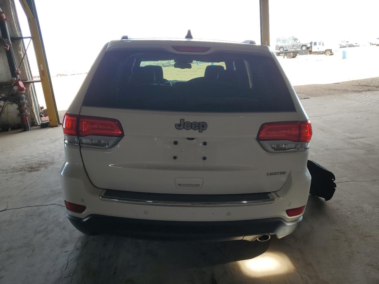 2015 Jeep Grand Cherokee Limited VIN: 1C4RJEBGXFC686597 Lot: 81144355