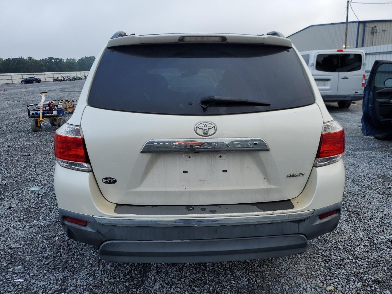 2011 Toyota Highlander Base VIN: 5TDBK3EH8BS063754 Lot: 71721885