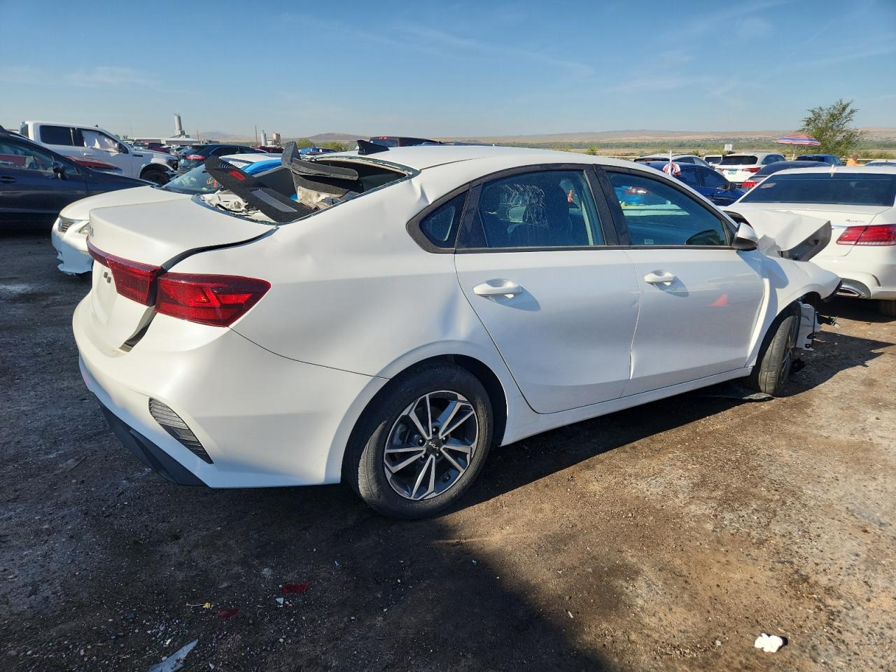 2023 Kia Forte Lx white null gas 3KPF24ADXPE586575 photo #4