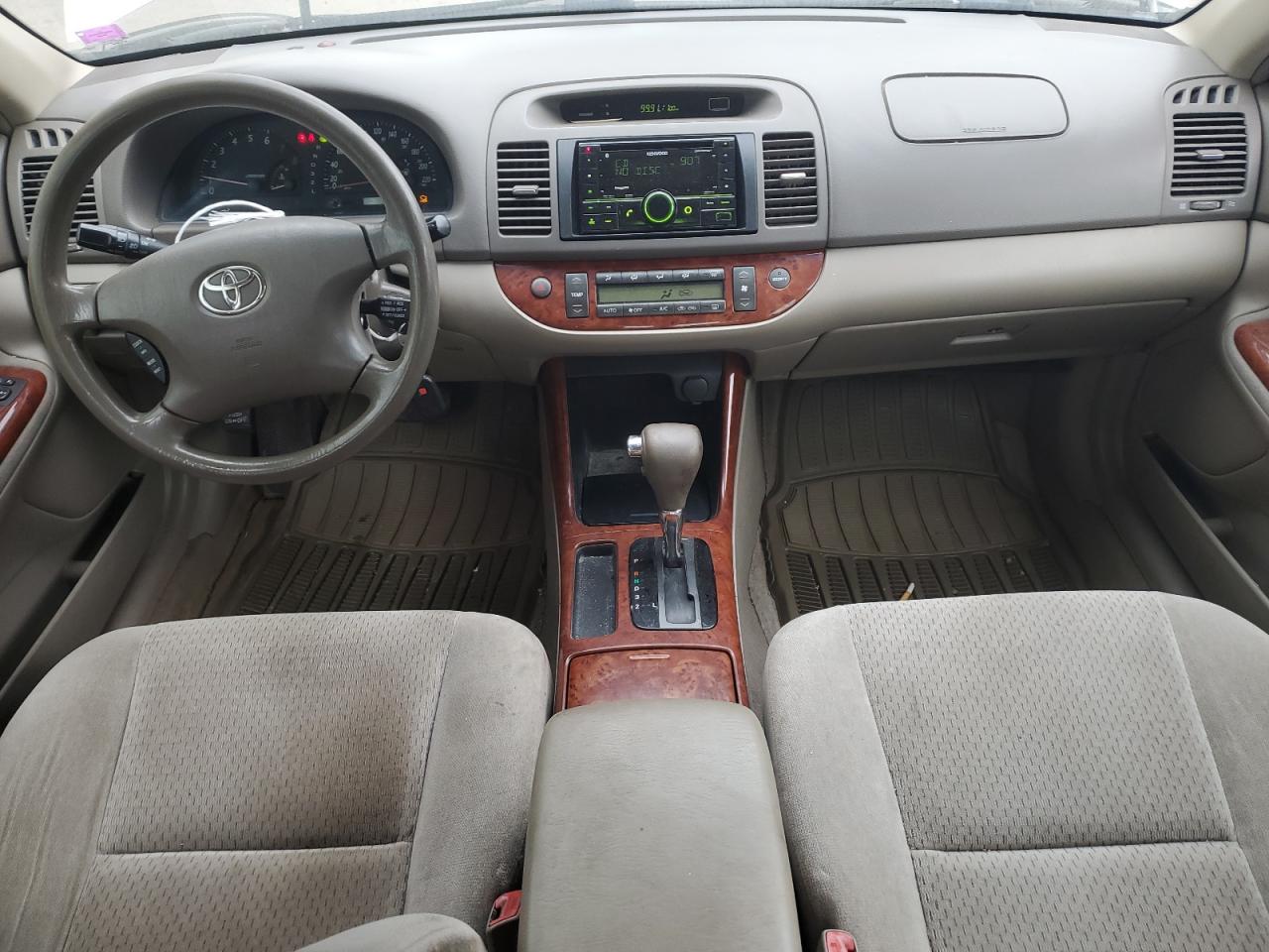 2004 Toyota Camry Le VIN: 4T1BF30K04U583366 Lot: 70001735