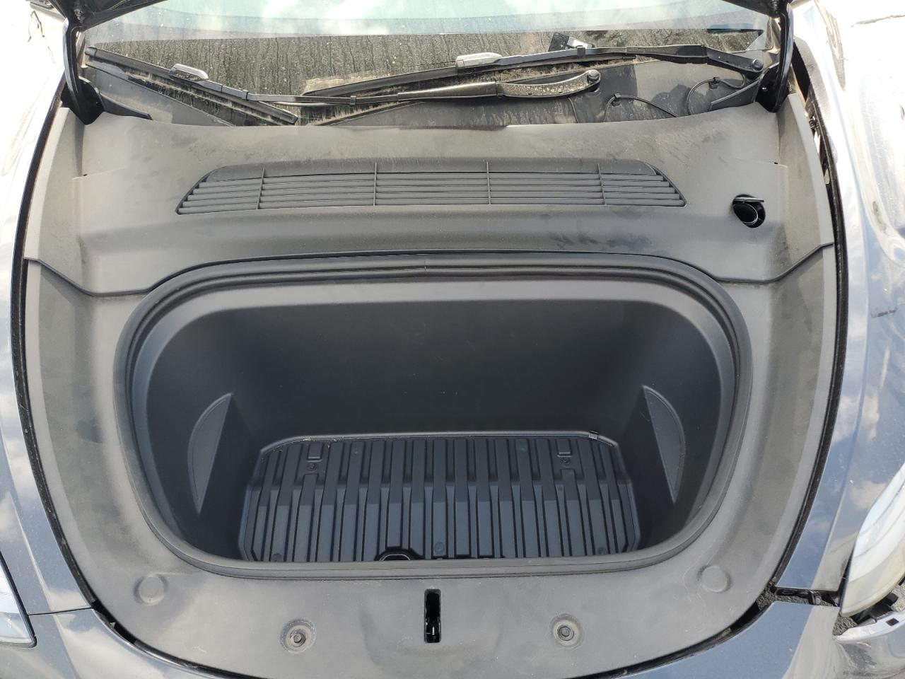 2025 Tesla Model Y VIN: 7SAYGDED1SF320663 Lot: 82079035