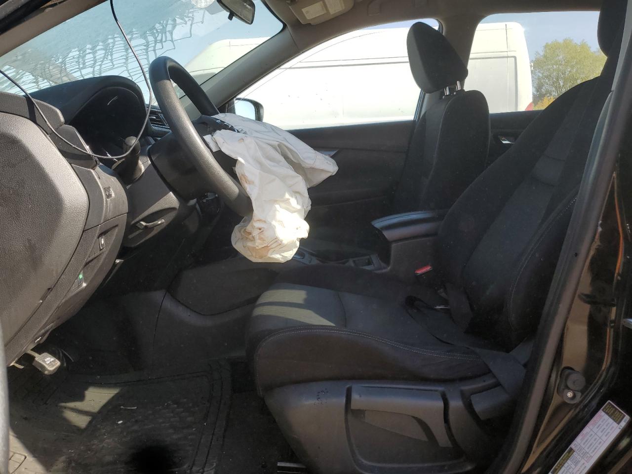 2018 Nissan Rogue S VIN: JN8AT2MT6JW451058 Lot: 81336025