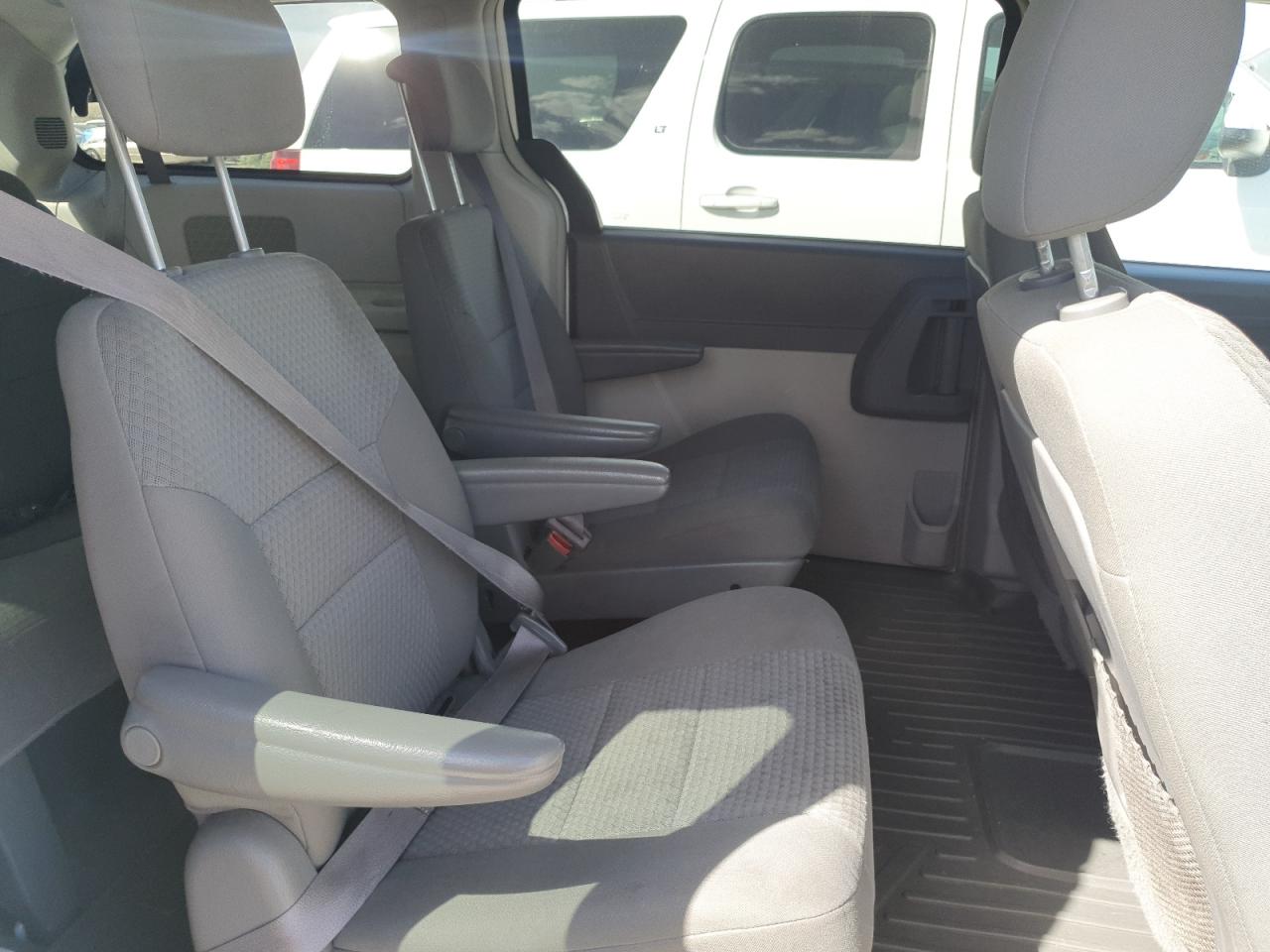 2010 Chrysler Town & Country Lx VIN: 2A4RR4DE7AR206346 Lot: 80138085