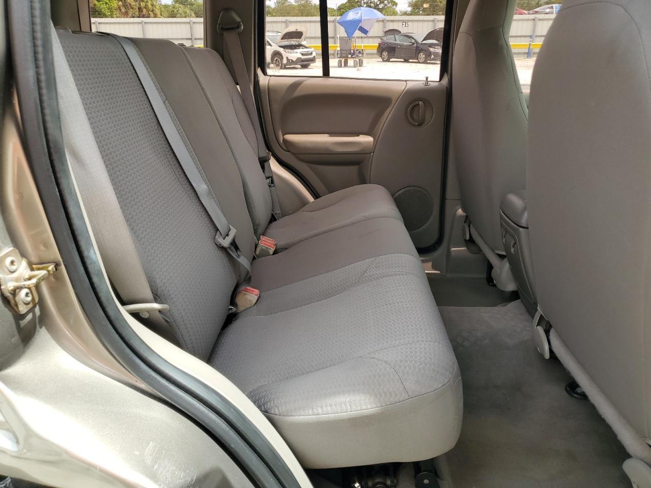 2003 Jeep Liberty Sport VIN: 1J4GK48K83W641043 Lot: 71274245