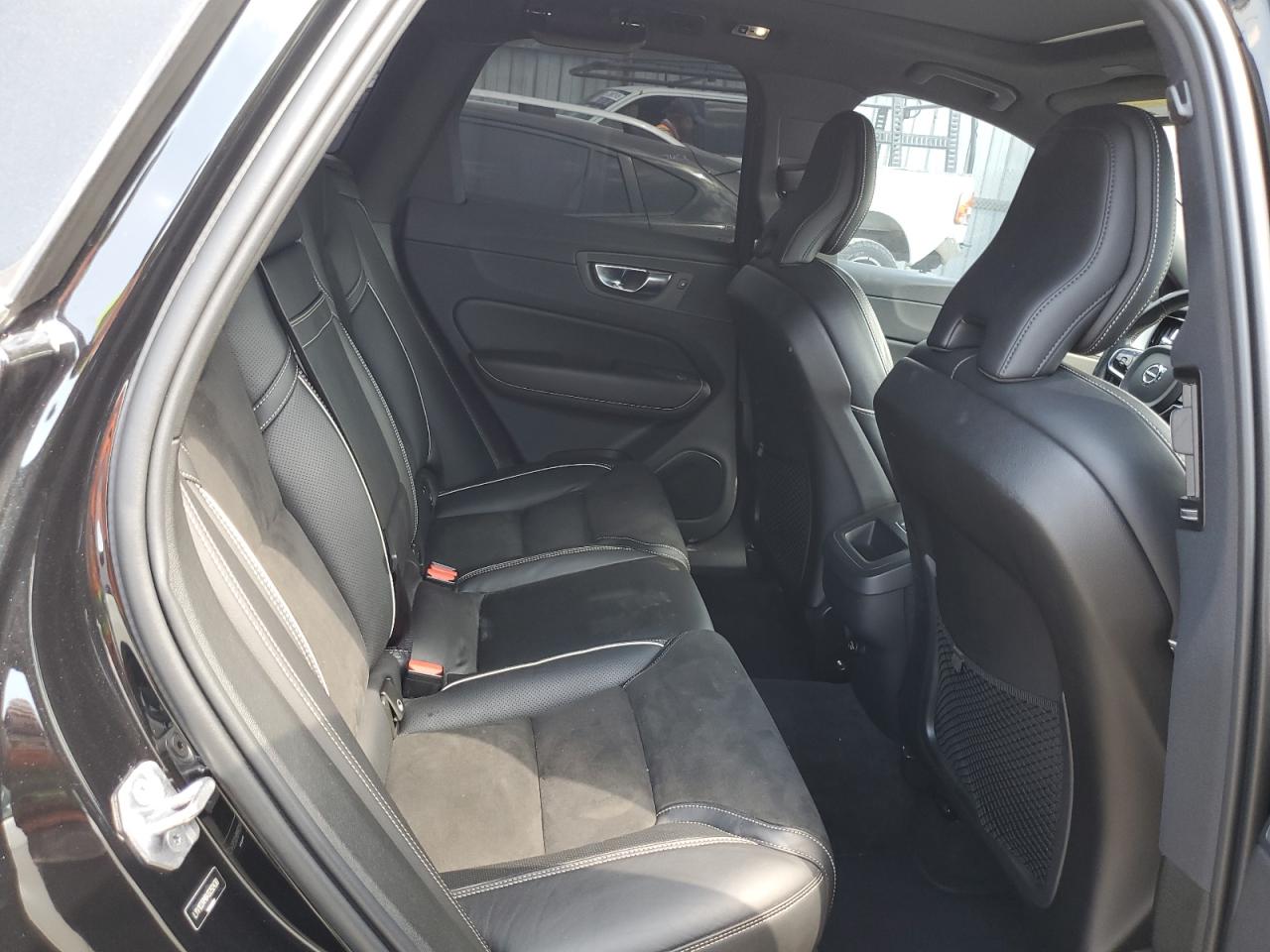 2019 Volvo Xc60 T5 R-Design VIN: LYV102RM8KB292430 Lot: 80570135