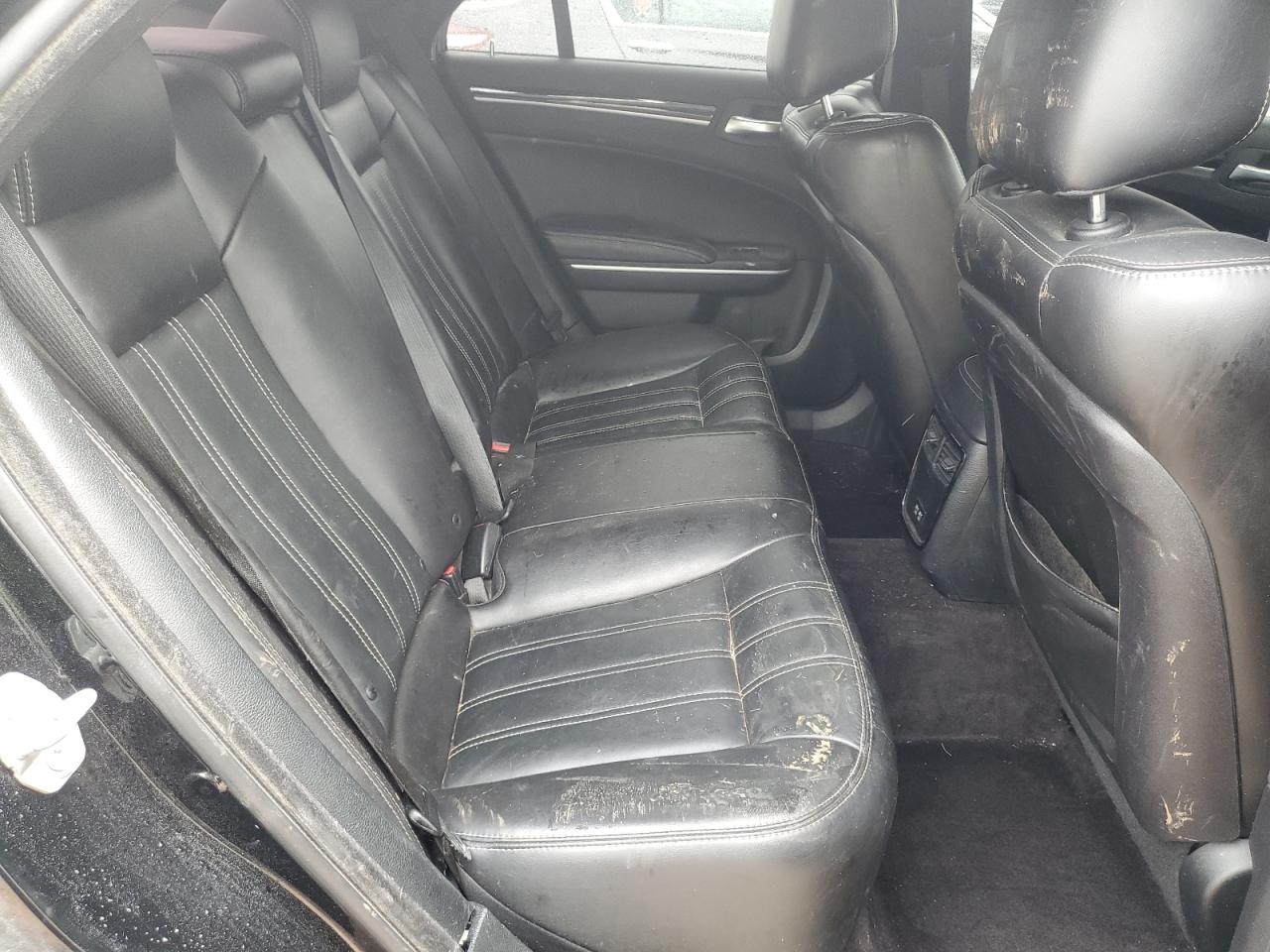 2019 Chrysler 300 S VIN: 2C3CCABG2KH516058 Lot: 81928535