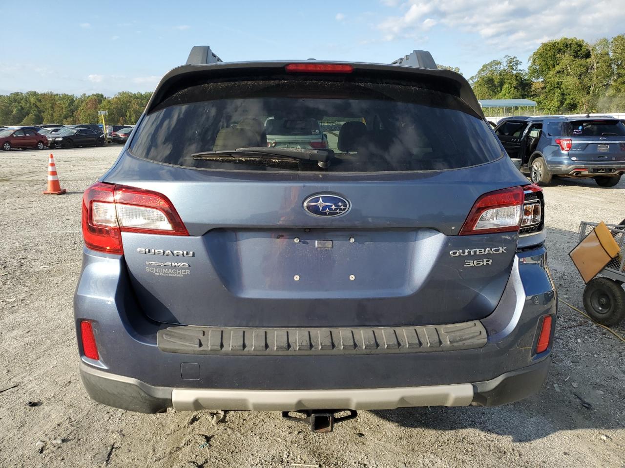 2015 Subaru Outback 3.6R Limited VIN: 4S4BSENC2F3353717 Lot: 71211205