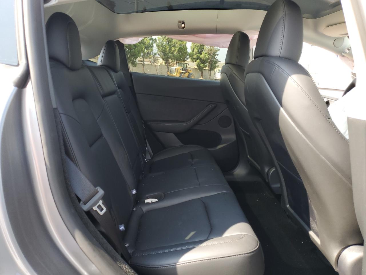 2025 Tesla Model Y VIN: 7SAYGDED4SF320852 Lot: 82130155