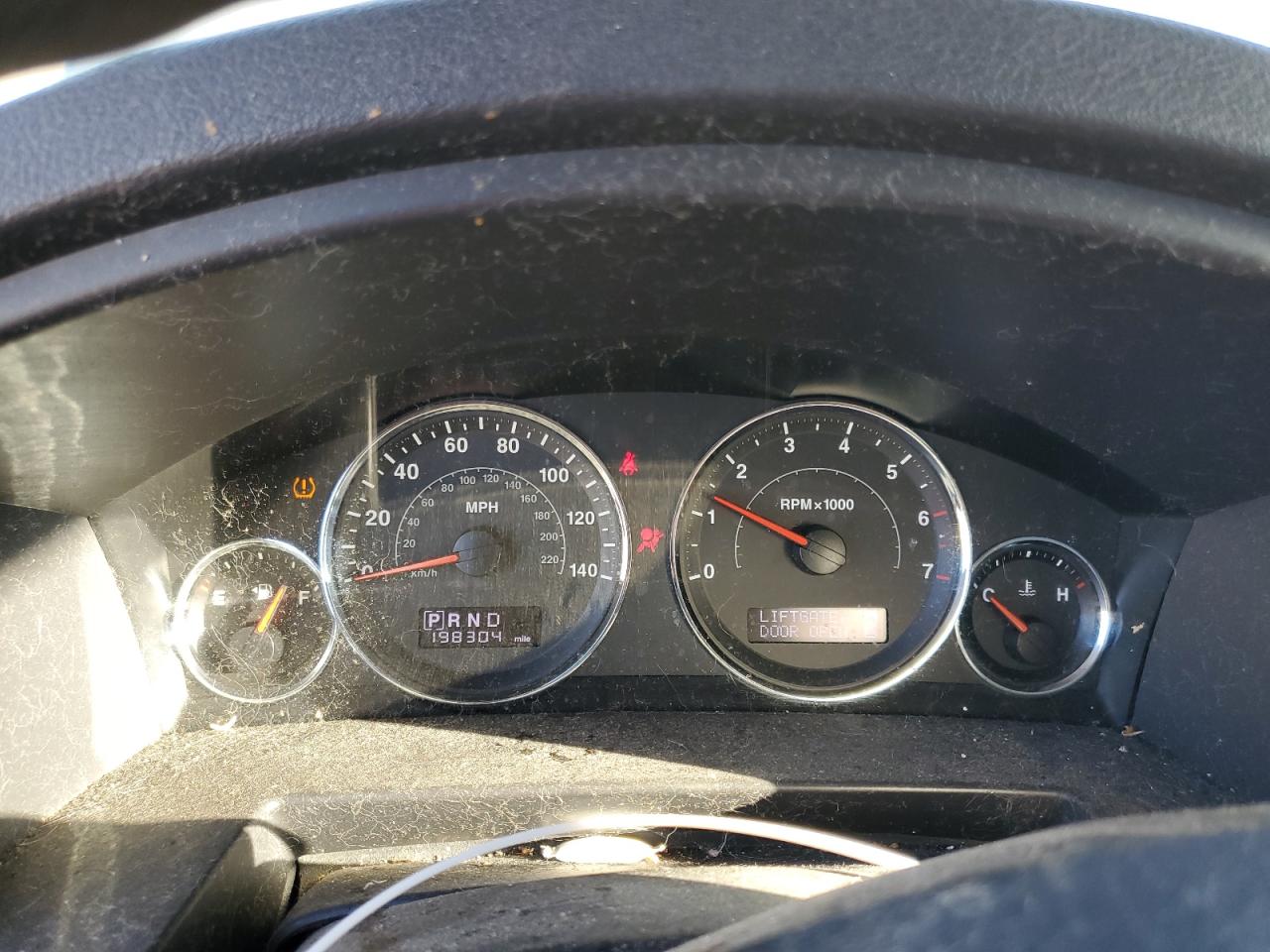 2008 Jeep Commander Sport VIN: 1J8HG48N78C159168 Lot: 81878975