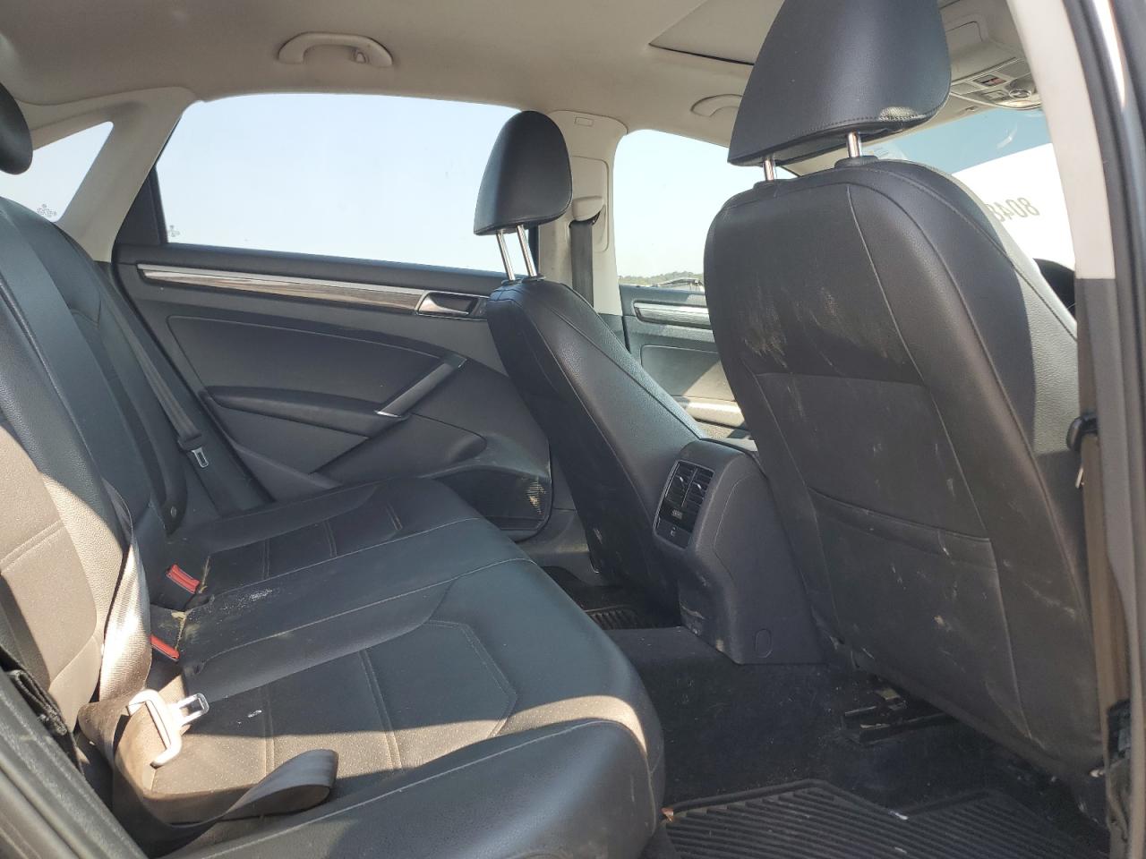 2017 Volkswagen Passat Se VIN: 1VWBT7A37HC029892 Lot: 80487575