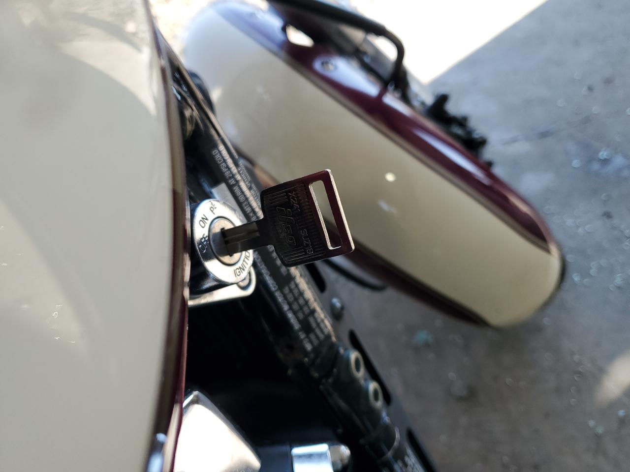 1998 Suzuki Vz800 VIN: JS1VS53A0W2102990 Lot: 81592685