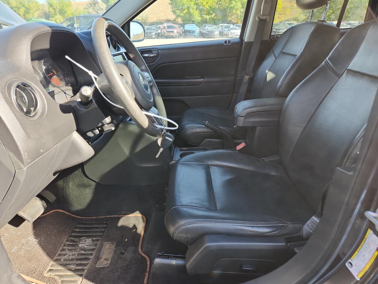 2017 Jeep Compass Sport VIN: 1C4NJDBB6HD105784 Lot: 81877555