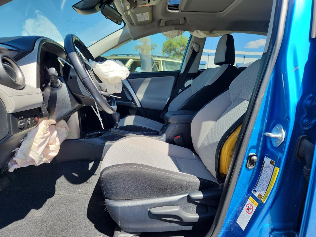 2017 Toyota Rav4 Xle VIN: JTMWFREV5HJ120173 Lot: 82147225