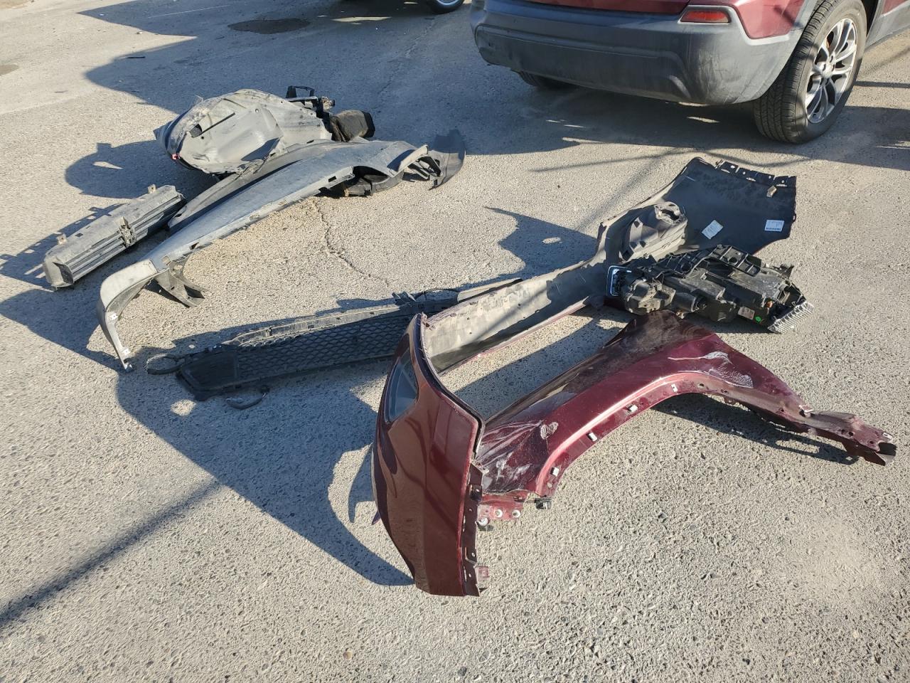 2019 Jeep Cherokee Latitude Plus VIN: 1C4PJLLB4KD289941 Lot: 83855895