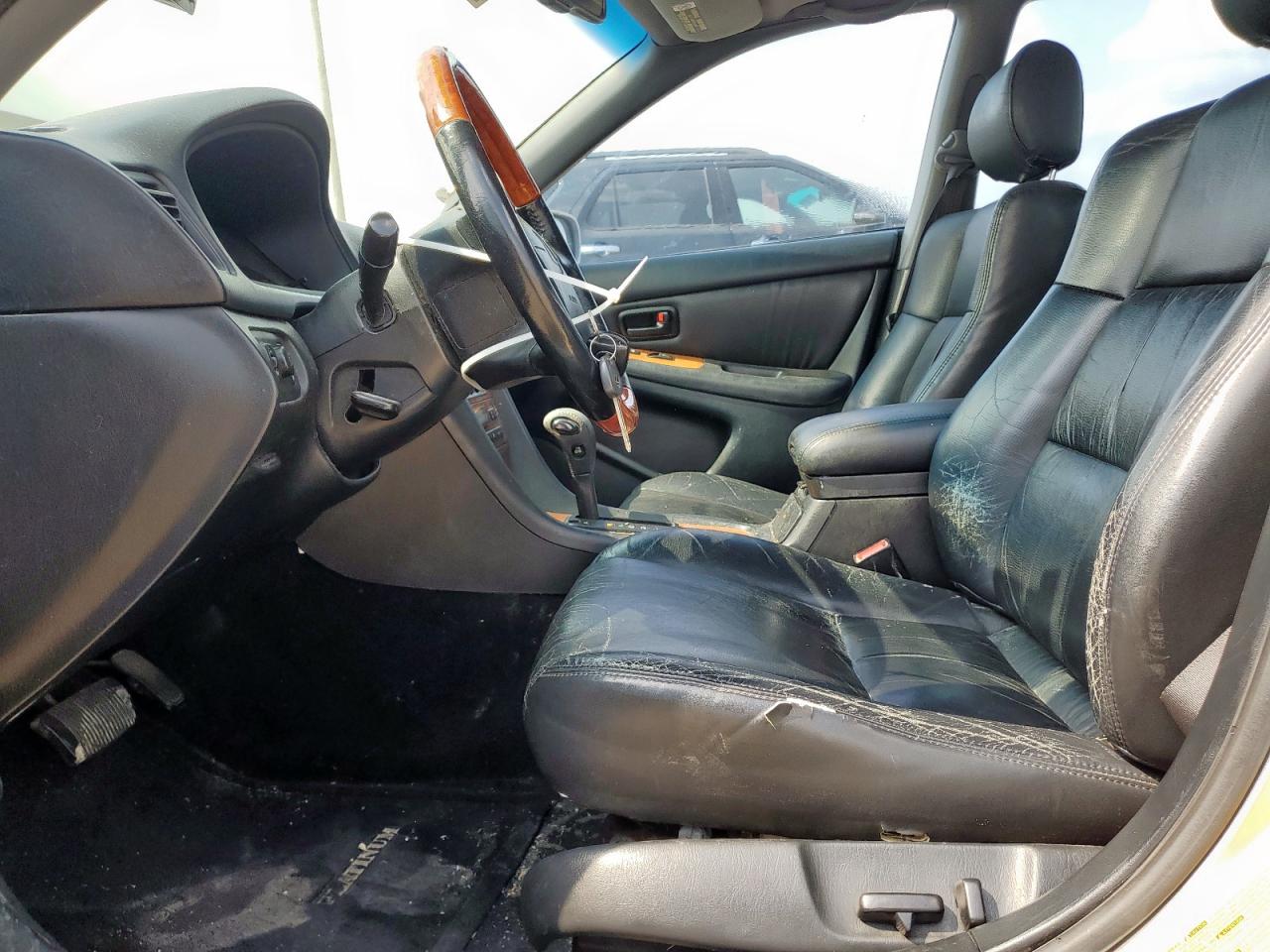 2000 Lexus Es 300 VIN: JT8BF28G8Y5102261 Lot: 81309215