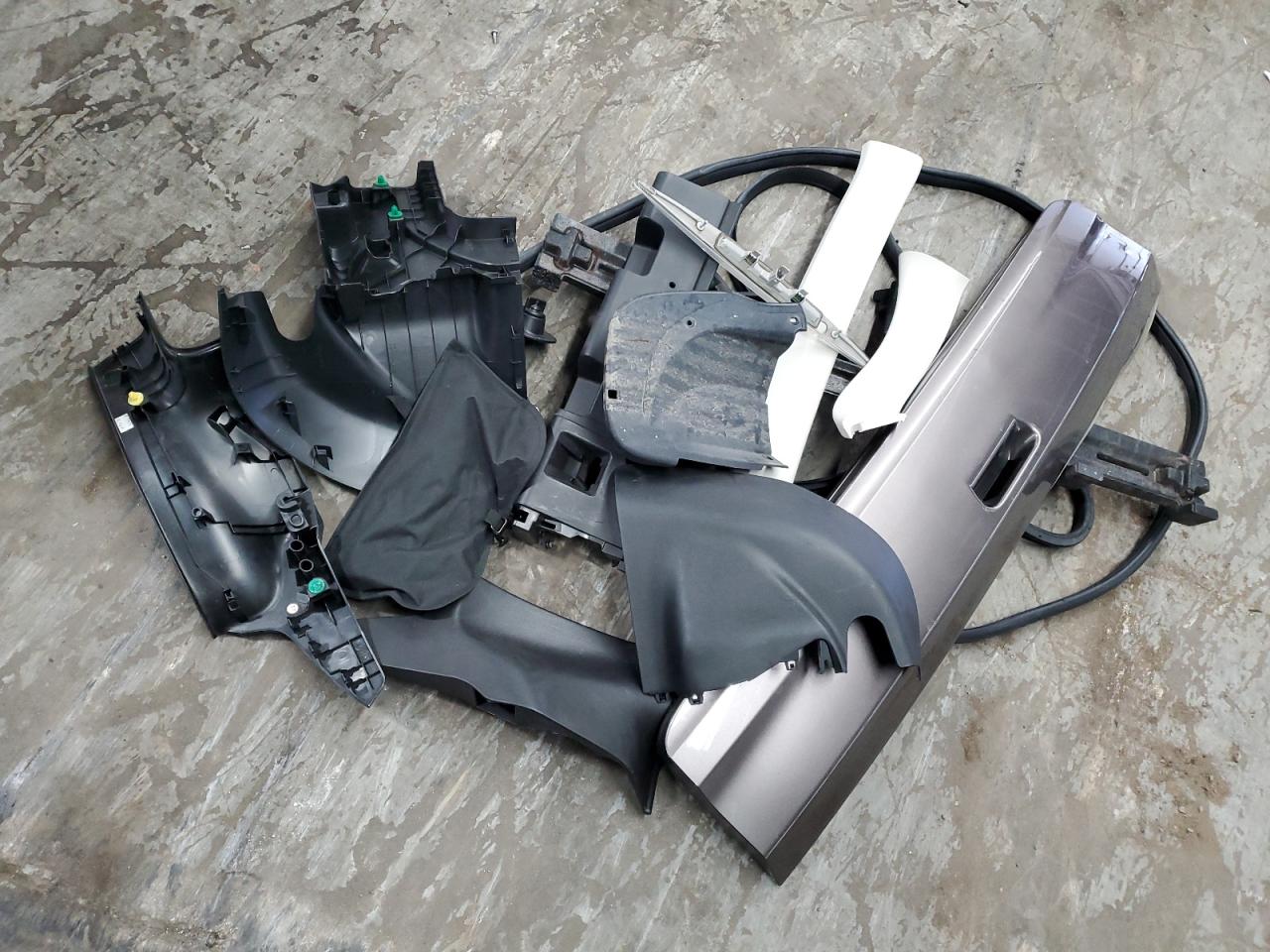 2013 Honda Cr-V Lx VIN: 5J6RM3H39DL002310 Lot: 70925835