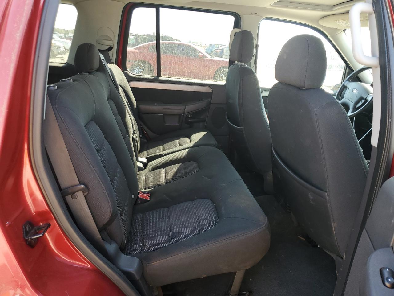 2004 Ford Explorer Xlt VIN: 1FMDU73WX4ZA48990 Lot: 71307935