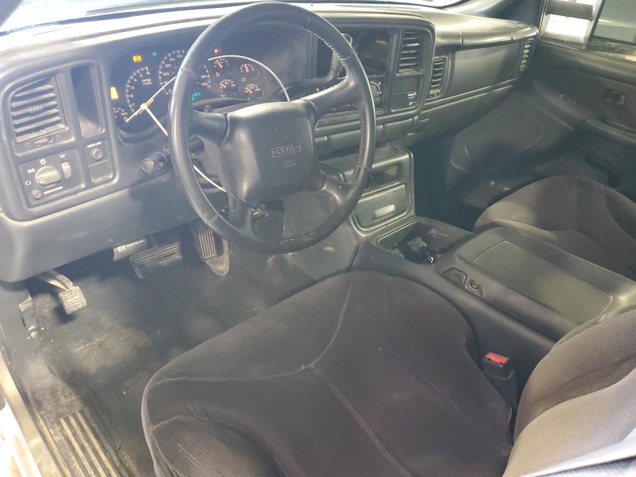 2002 GMC Sierra C2500 Heavy Duty VIN: 1GTHC29U02E262490 Lot: 82023215