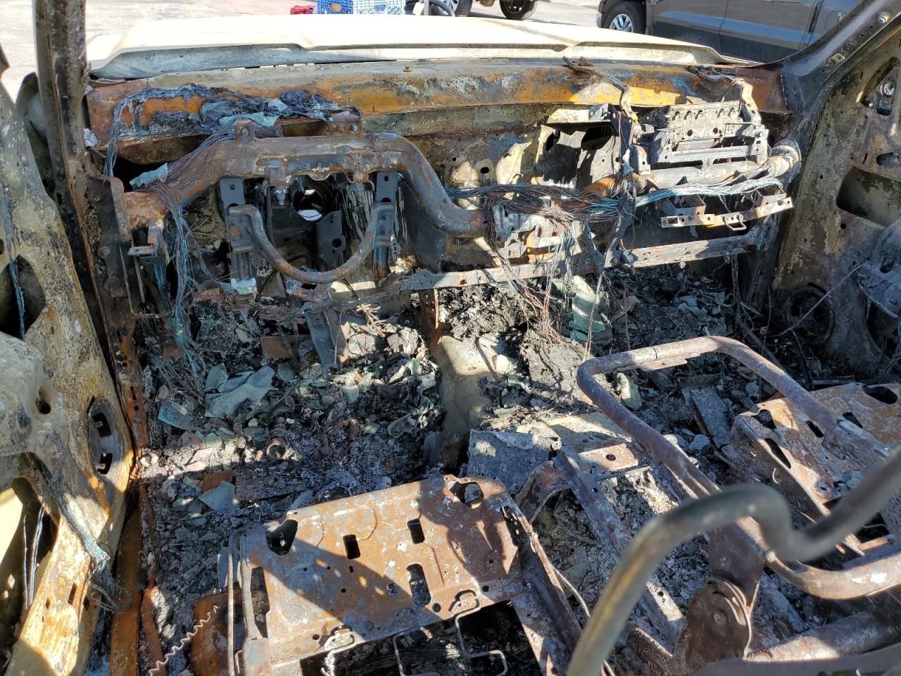 2010 Chevrolet Silverado C1500 Ls VIN: 3GCRCREA2AG285012 Lot: 84422235