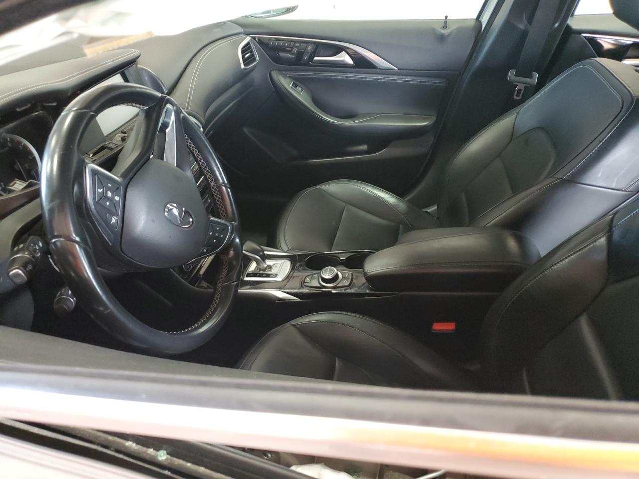 2017 Infiniti Qx30 Base VIN: SJKCH5CR2HA025918 Lot: 81641305