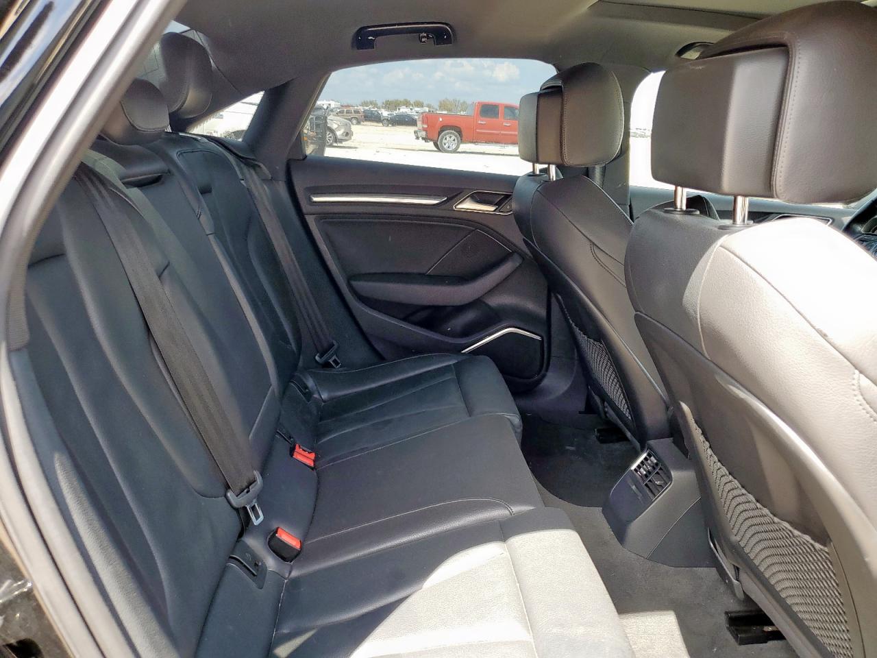 2018 Audi A3 Premium Plus VIN: WAUJ8GFF8J1004811 Lot: 80921255