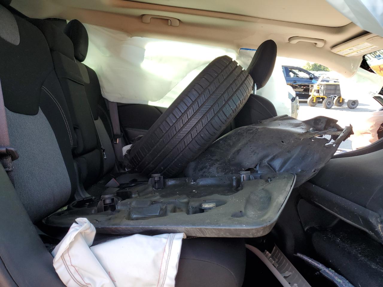 2014 Jeep Cherokee Latitude VIN: 1C4PJMCS4EW298279 Lot: 80145615