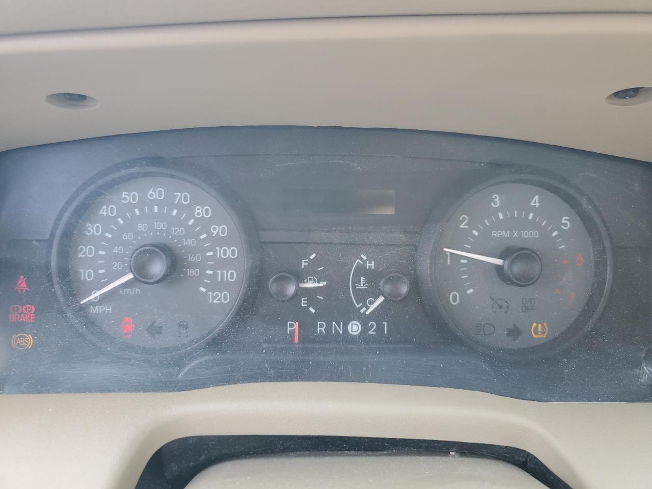 2008 Mercury Grand Marquis Gs VIN: 2MEFM74V98X604901 Lot: 82152095