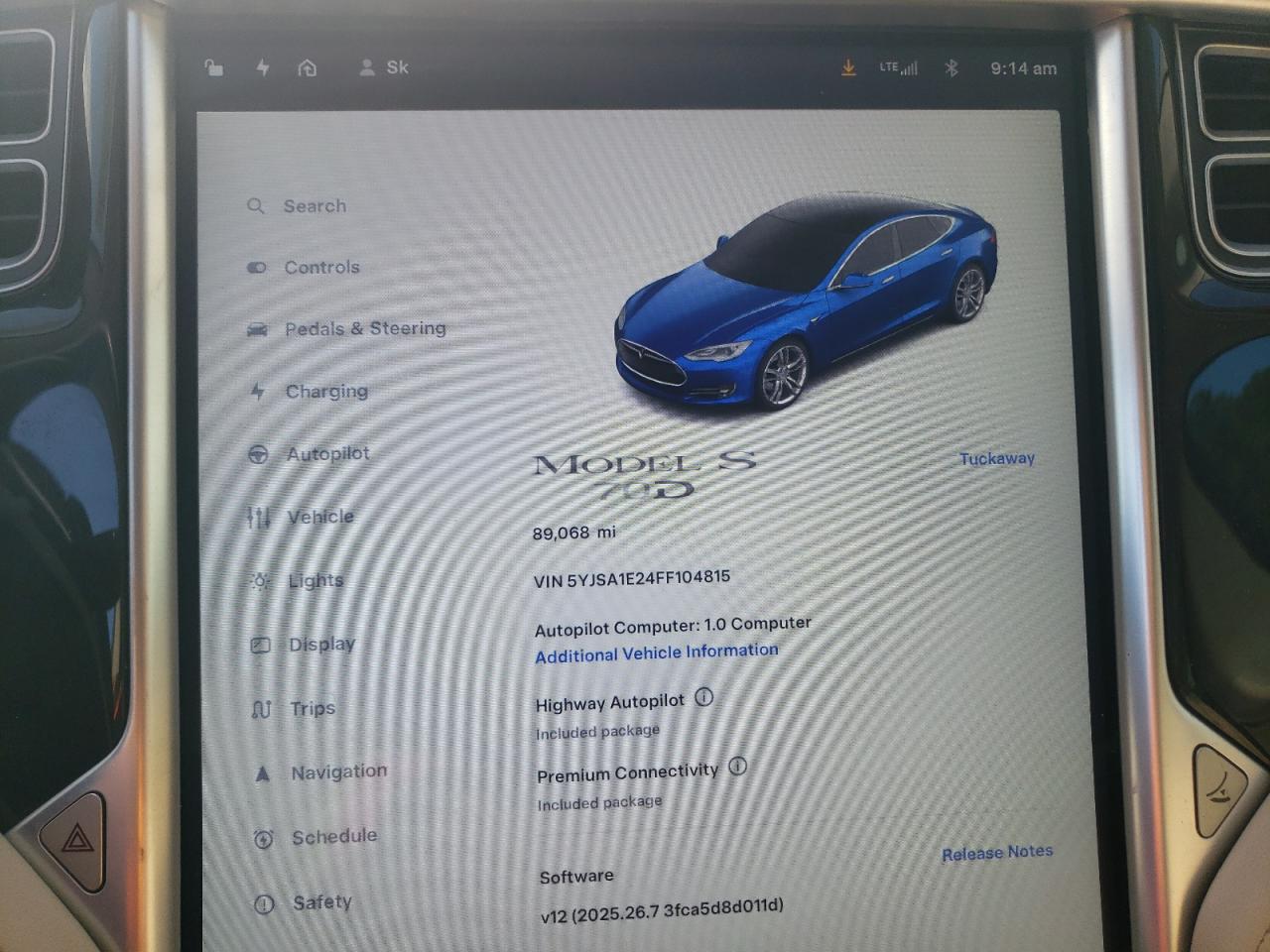 2015 Tesla Model S VIN: 5YJSA1E24FF104815 Lot: 71048625