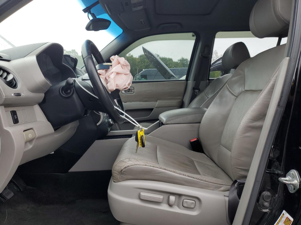 2011 Honda Pilot Exln VIN: 5FNYF4H72BB004422 Lot: 82132525