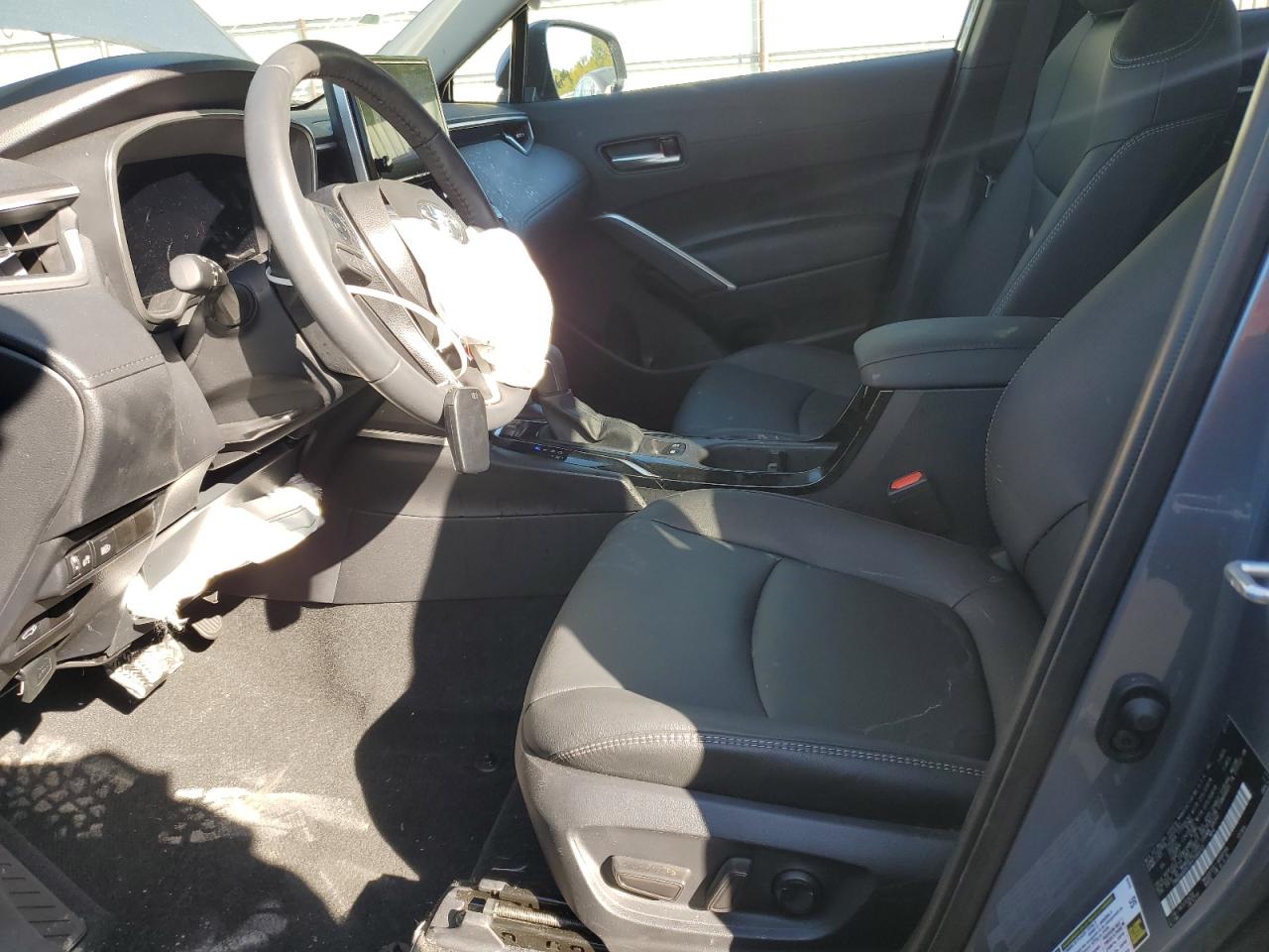 2024 Toyota Corolla Cross Xle VIN: 7MUDAABG3RV106442 Lot: 81040835