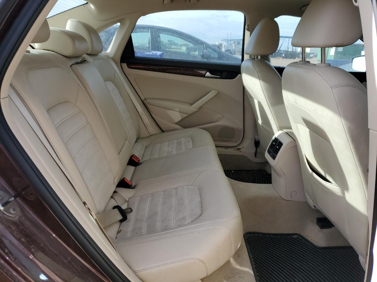 2013 Volkswagen Passat Sel VIN: 1VWCP7A30DC068276 Lot: 80512125