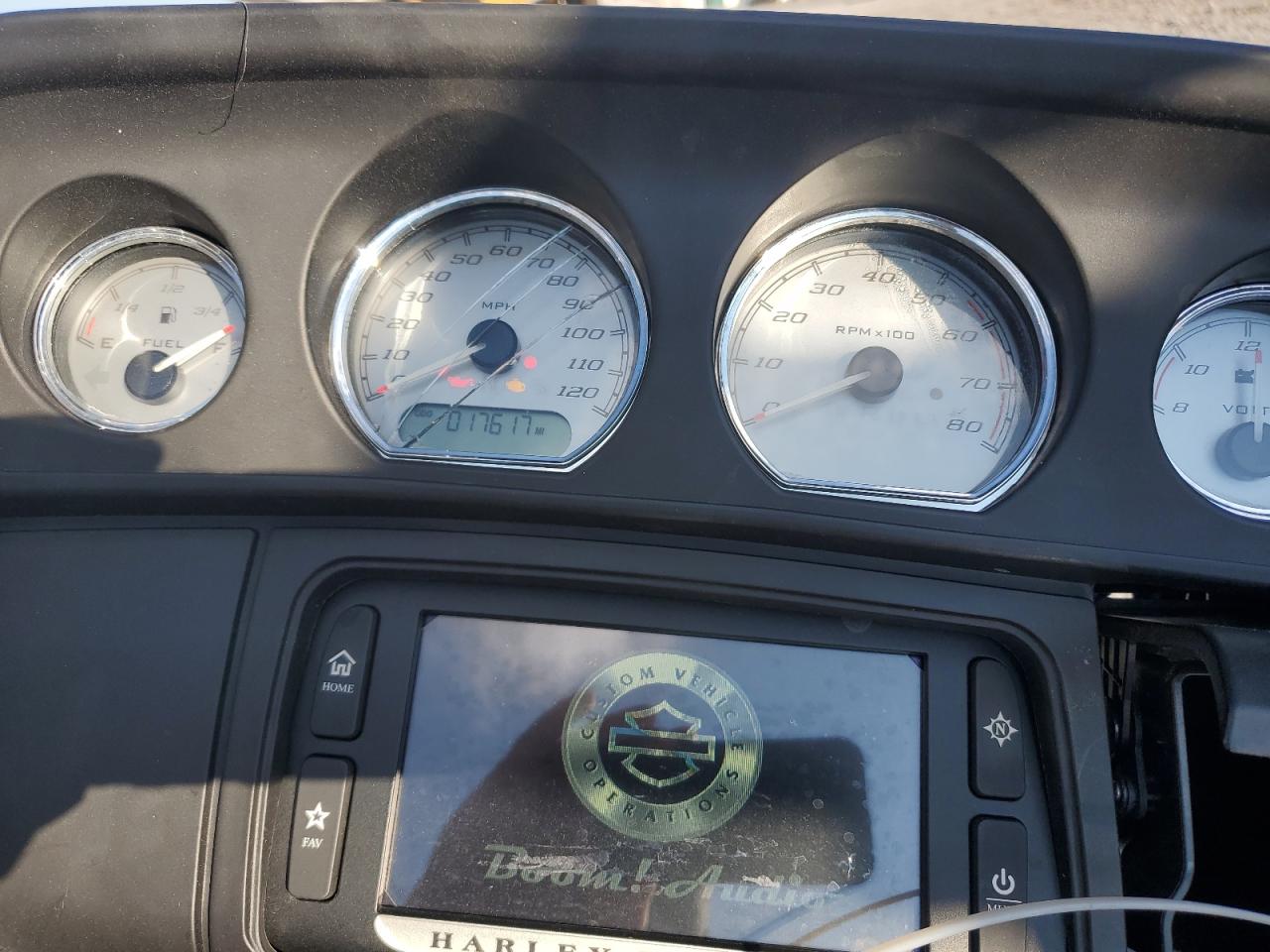 2017 Harley-Davidson Flhx Street Glide VIN: 1HD1KBC18HB650451 Lot: 84367635