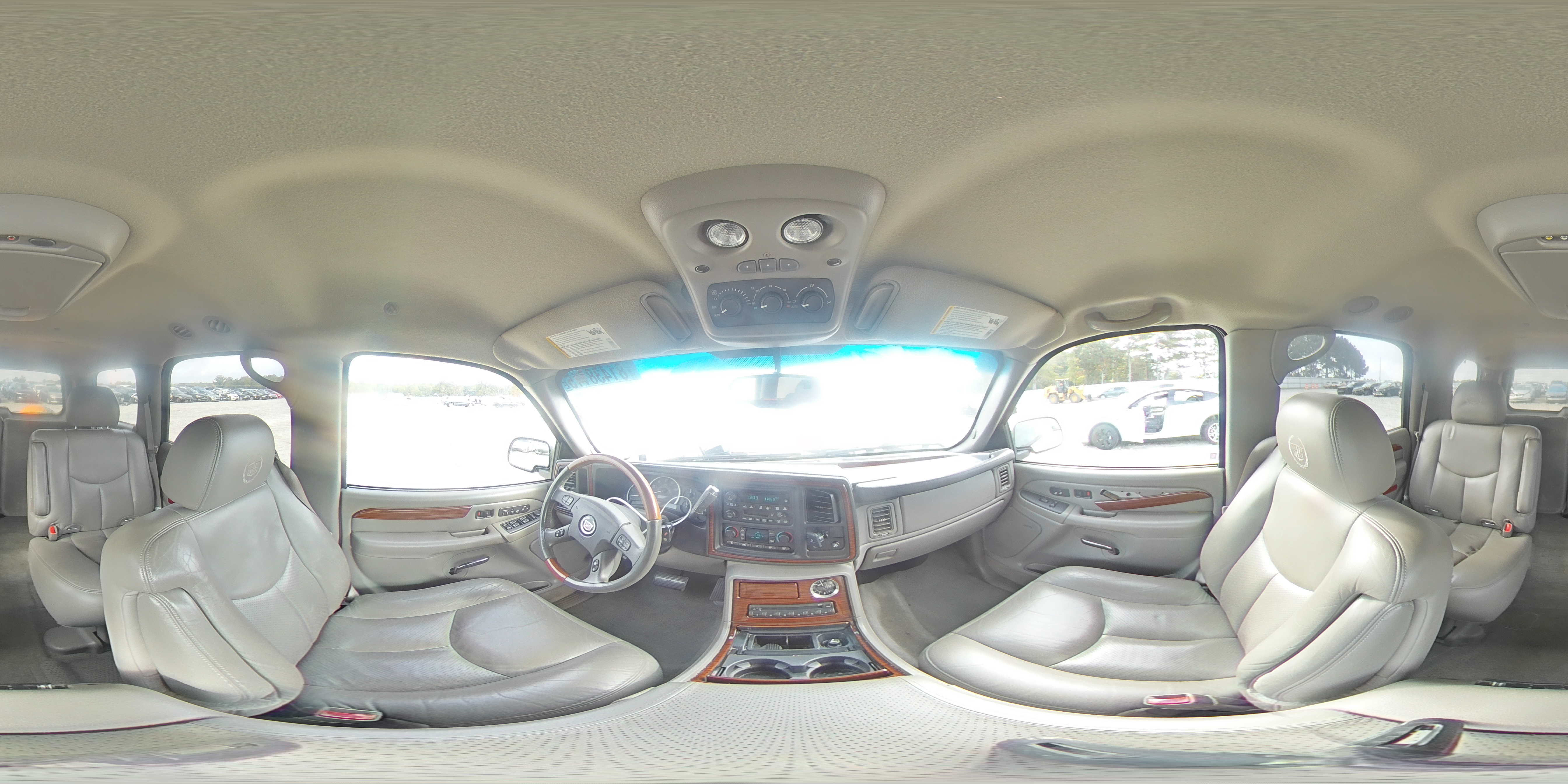 2004 Cadillac Escalade Luxury VIN: 1GYEK63N24R187800 Lot: 81438115