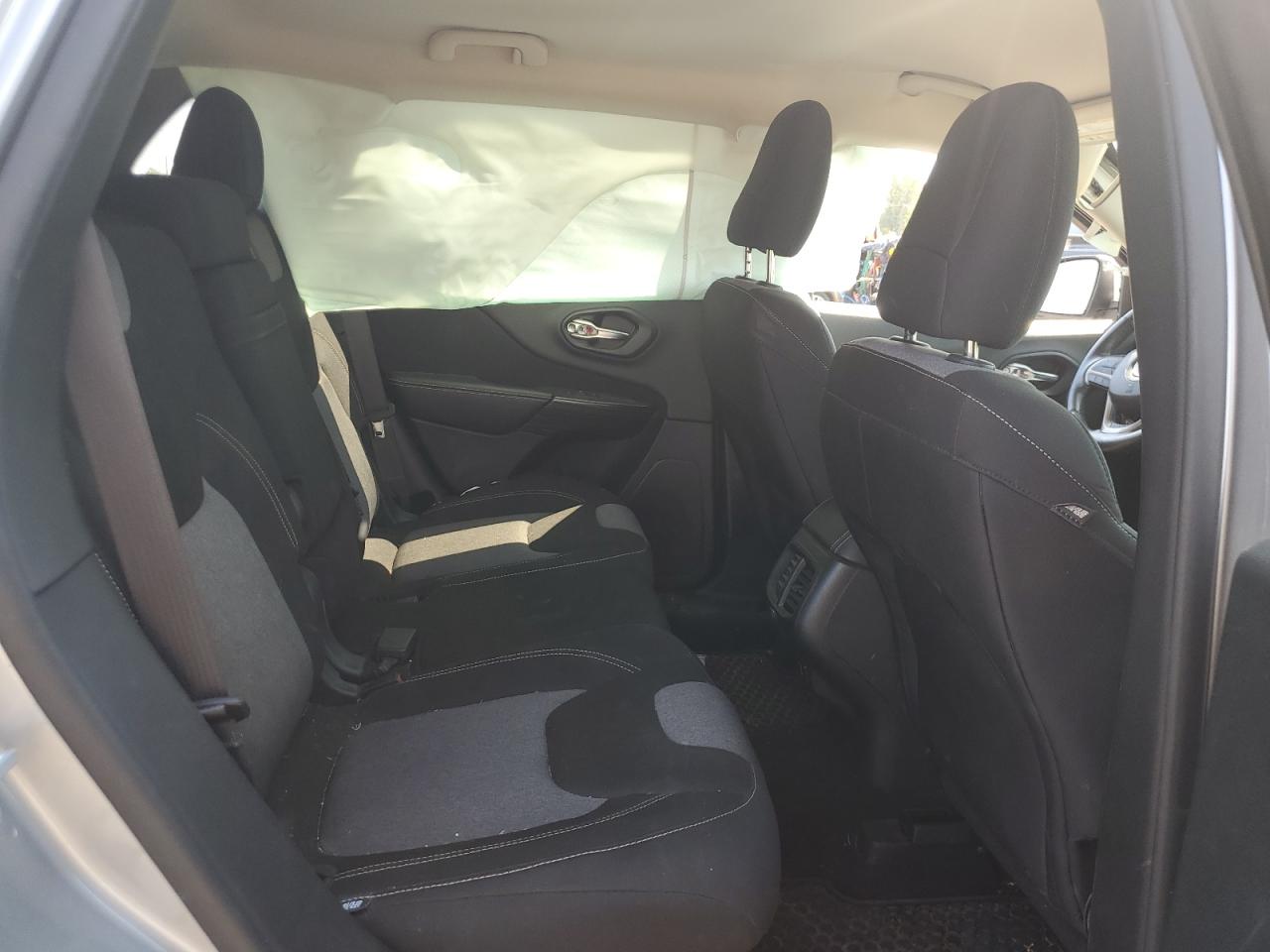 2014 Jeep Cherokee Latitude VIN: 1C4PJLCB8EW157726 Lot: 80718895