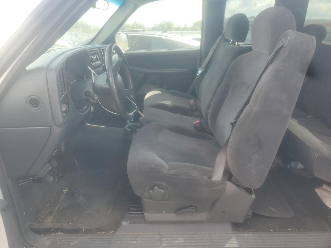 2001 Chevrolet Silverado C1500 VIN: 2GCEC19V711148590 Lot: 84185575