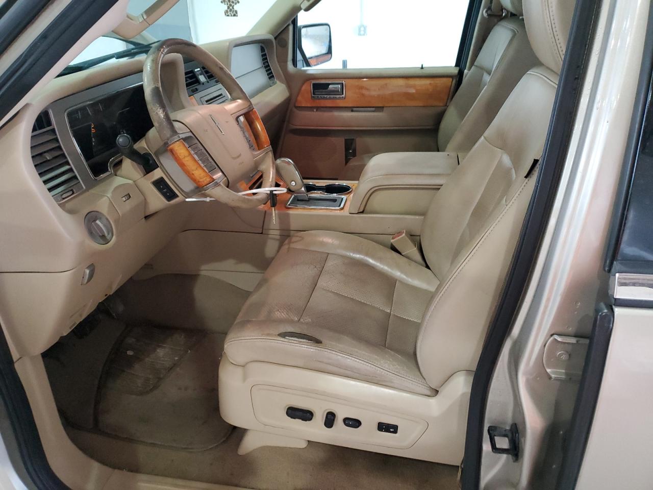 2008 Lincoln Navigator VIN: 5LMFU28578LJ14235 Lot: 82127905